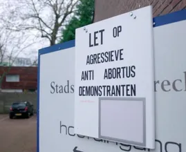 Video: zo gaan anti-abortusdemonstranten te werk op de stoep van abortusklinieken