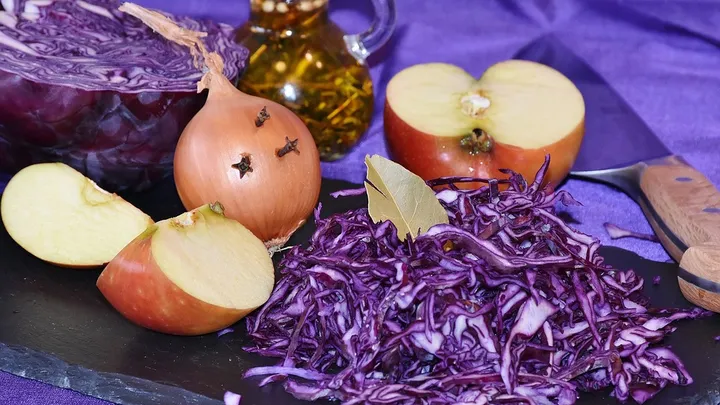 Wie du würzigen Rotkohl ganz einfach selbst zubereitest und warum du dabei sogar abnimmst!