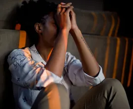 Zoveel calorieën verbrandt een vrouw minder als ze een stressvolle dag heeft