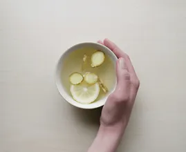 É por isso que beber chá de gengibre é um ótimo começo para o seu dia