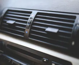 5 Fehler beim Benutzen der Klimaanlage im Auto die fast jeder unwissentlich macht