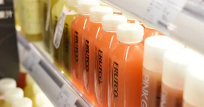 Du trinkst einen Fruchtsaft beim Essen? Dann solltest du das hier lesen