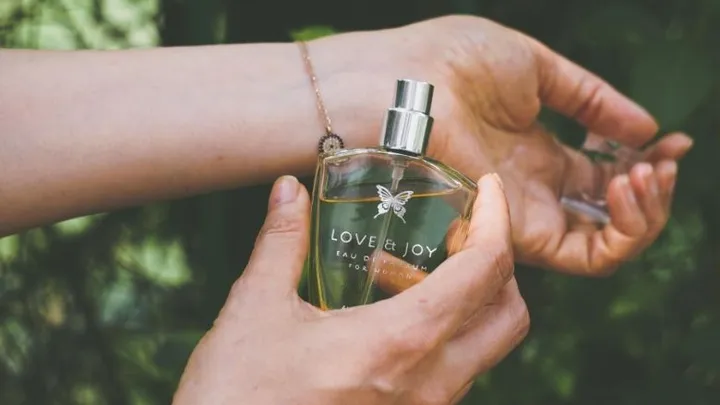 Handige lifehacks: zo geniet je de hele dag van je parfum