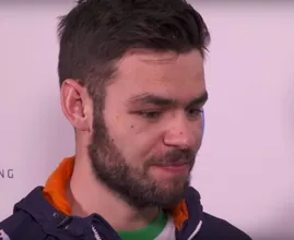 Sjinkie Knegt over ongeluk: 'Van mijn voorhoofd tot mijn tenen in brand'