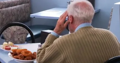 Eenzame man wilde niet alleen zijn met kerst, dus deed hij dít