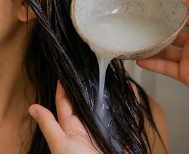 Ela usou água de arroz em seu cabelo depois que sua amiga recomendou - então isso aconteceu