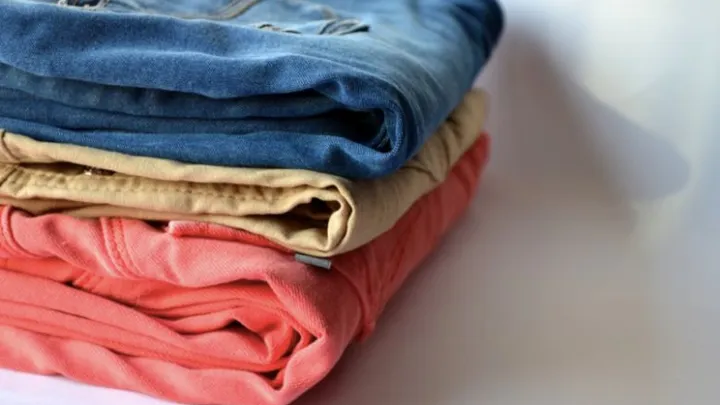 "Es mejor lavar la ropa por el revés": ¿es verdadero o falso? Tenemos la respuesta
