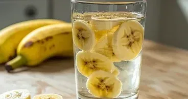 Kochen Sie eine Banane und trinken Sie dieses Wasser über Nacht: Die Ergebnisse am Morgen werden Sie überraschen!