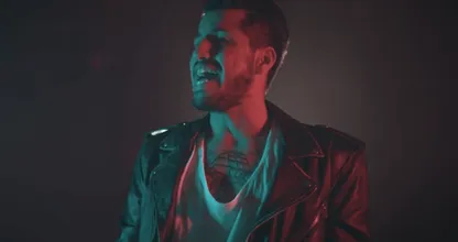 Zeventien jaar na 'Que Sí, Que no' is Jody Bernal terug en dít is zijn nieuwe hit!