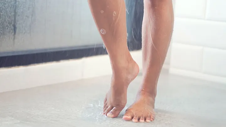 Plassen onder de douche: is dat slecht voor je?