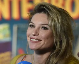 Lauren Verster openhartig over moederschap: ‘Ik vind het echt heerlijk, het is zo gezellig’