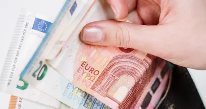 Hand op de knip: voeding en kleding zijn duurder geworden