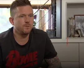Johnny de Mol deelt: 'We waren al een keer eerder zwanger, maar dat was mis gegaan'
