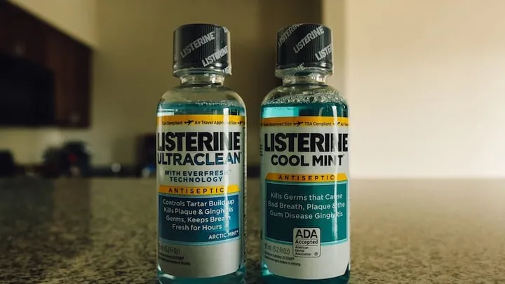 This is why you should try rubbing Listerine in your hair