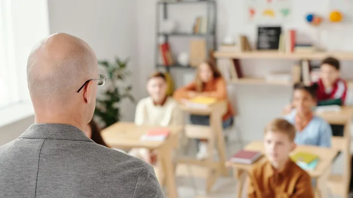 Er staan te weinig meesters voor de klas