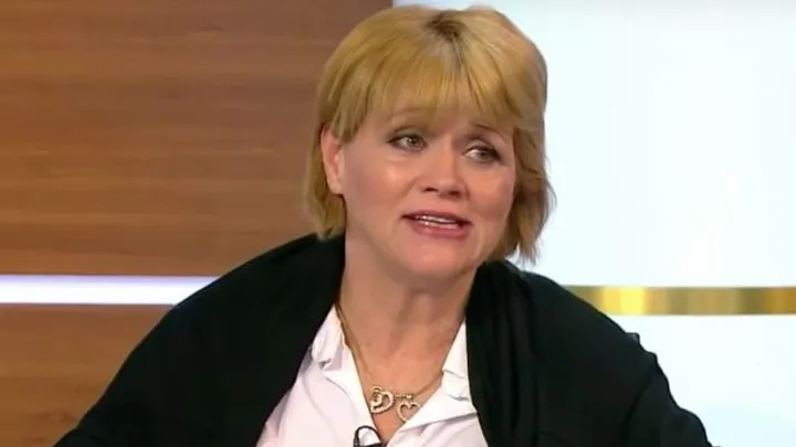 Samantha Markle apologises to half-sister Meghan on British TV