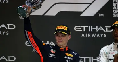 Fans vragen zich af: is dit de nieuwe vriendin van Max Verstappen?