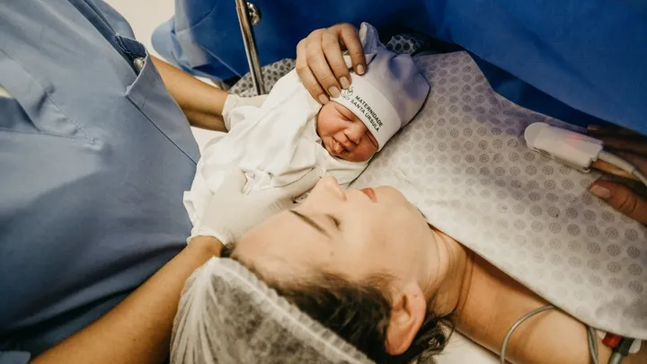 Położna dokonuje dziwnego odkrycia po 40-godzinnym porodzie pewnej kobiety