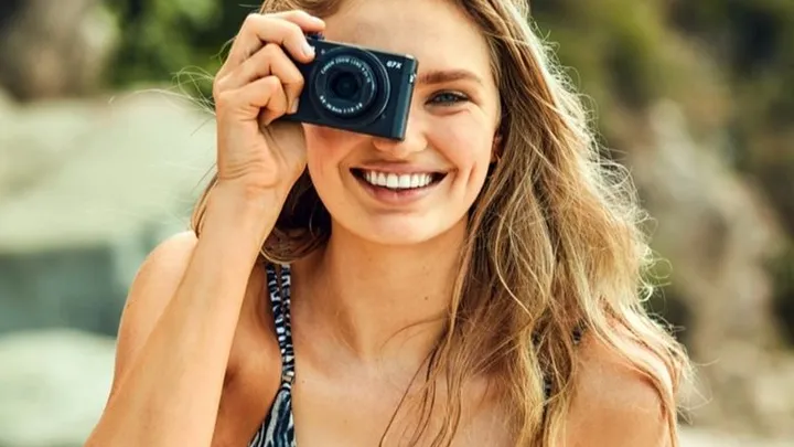 Zien: topmodel Romee Strijd showt prachtige babybuik