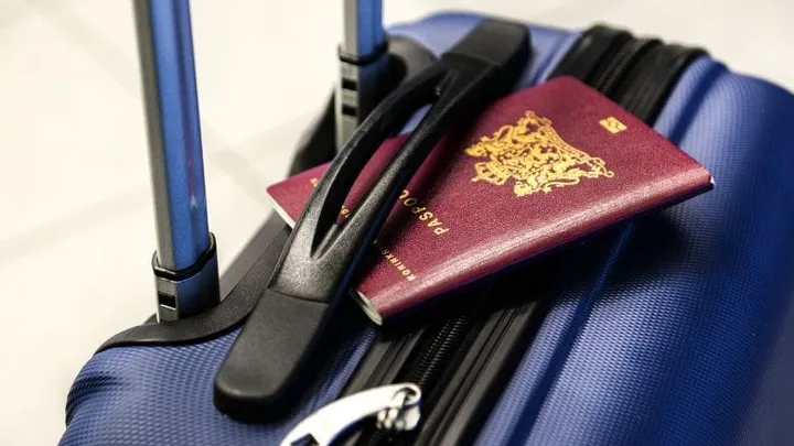 This is why it's dangerous to add a luggage tag to your luggage!