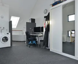 Die verrücktesten und schrägsten Wohnungsangebote im Internet! So ein Appartement kann man doch nicht ernsthaft anbieten?!