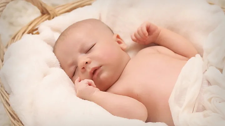 Voor alle ouders: Wil je een nachtje doorslapen? Maak zo snel mogelijk kennis met Lulla!