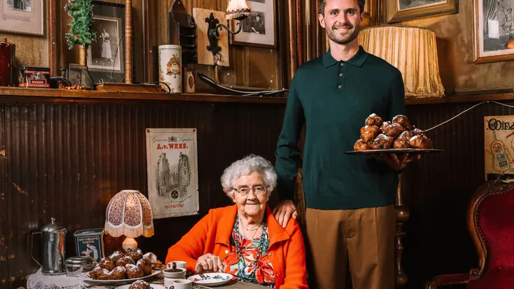 97-jarige oma Coby verkoopt oliebollen tegen eenzaamheid bij ouderen