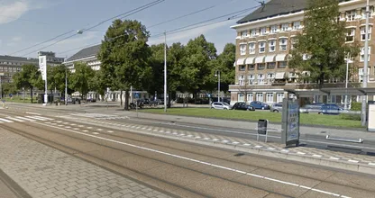 Bizar: Amsterdamse taxichauffeur mishandelt vrouwelijke klant, politie zoekt getuigen!