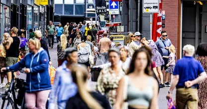 Nederlandse economie krimpt, maar 'geen reden tot paniek'
