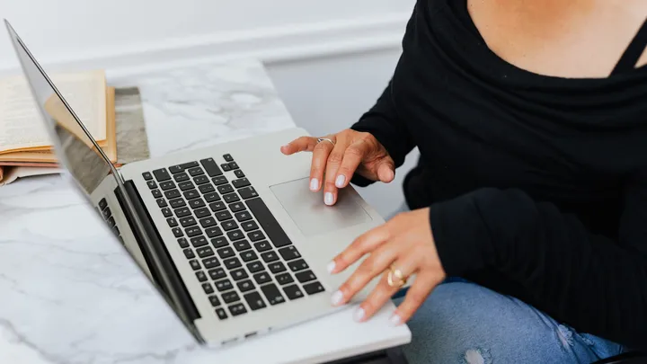 Leiden Sie unter Gelenkschmerzen? Probieren Sie diese dreizehn natürlichen Heilmittel aus, um sie zu bekämpfen