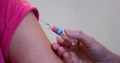 Ruime meerderheid Nederlands wil dat vaccineren verplicht wordt