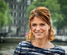 Eigen datingshow voor ex K3-zangeres Karen Damen