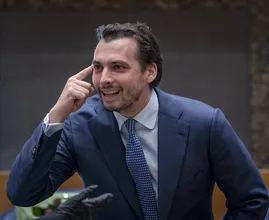 Thierry Baudet aangesproken op uitschelden journalist voor homo bij FvD-evenement