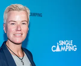 Ellie Lust blikt terug op politietijd en haalt heftigste herinneringen op: ‘Ik schoot vol’