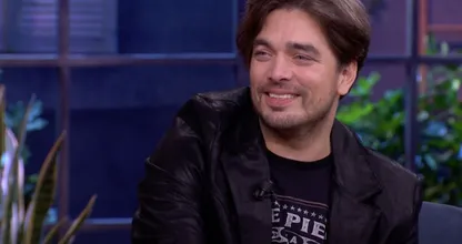 Waylon pleit ook voor mannen voor body positivity en deelt eerlijke foto van zijn lichaam