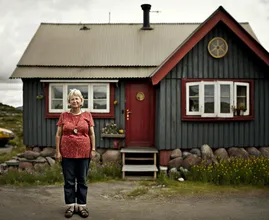 This is why you want to live in a 290 square feet tiny house