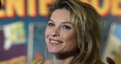 Lauren Verster openhartig over moederschap: ‘Ik vind het echt heerlijk, het is zo gezellig’
