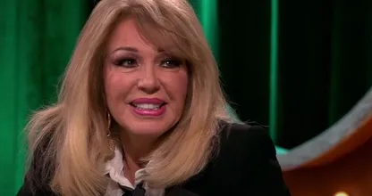 Patricia Paay overladen met kritiek na gezellig dagje uit in 'oranje' België
