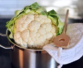¿Siempre cocinas tu coliflor? ¡Por esto no deberías hacerlo!