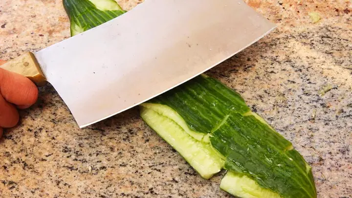 Esta es la razón por la que debes aplastar el pepino antes de comértelo