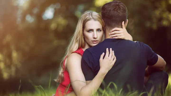 Las personas con este signo del zodiaco son más propensas a engañar a su pareja
