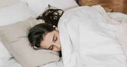 Kun je slaapgebrek in het weekend goedmaken? Dit zeggen onderzoekers