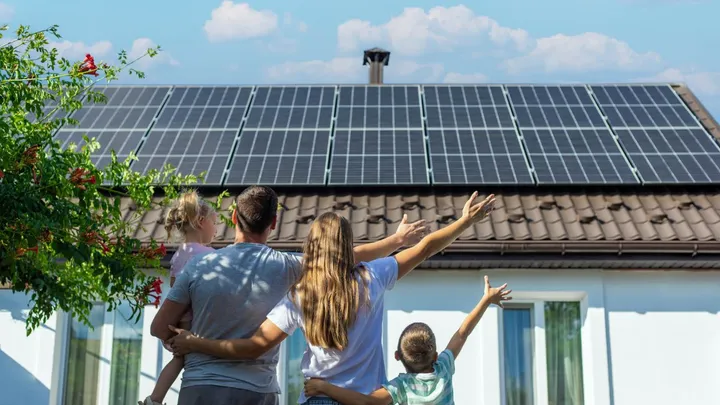 Je betaalt te veel voor je zorg én energie – deze 3 tips drukken je kosten in één klap omlaag