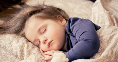 Wann geht dein Kind ins Bett? Viele Eltern machen unbewusst diesen Fehler.