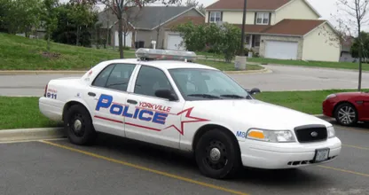 In Amerika redt politie 13 verwaarloosde en vastgeketende kinderen uit ouderlijk huis