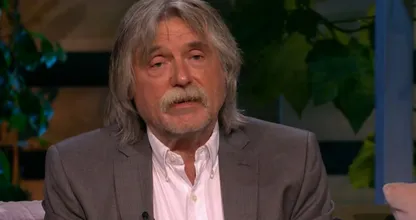 Johan Derksen toont zijn zachte kant en praat over zijn overleden vrouw
