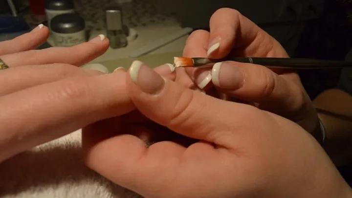 Do you have short or broken nails? Try this natural remedy to make them grow faster