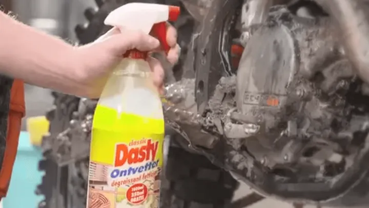 Dasty is hét wondermiddel van de Wibra. Het kost slechts 2 euro en DIT kun je ermee