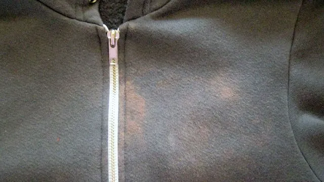 Oeps: bleek op je kleding gemorst? Geen nood, zo los je het op!