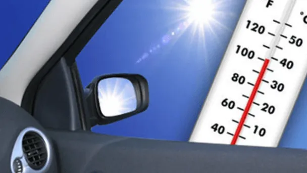 Heeft je auto geen airco? Zo hou je het uit in je hete auto